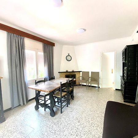Montserrat II L' Escala Εξωτερικό φωτογραφία